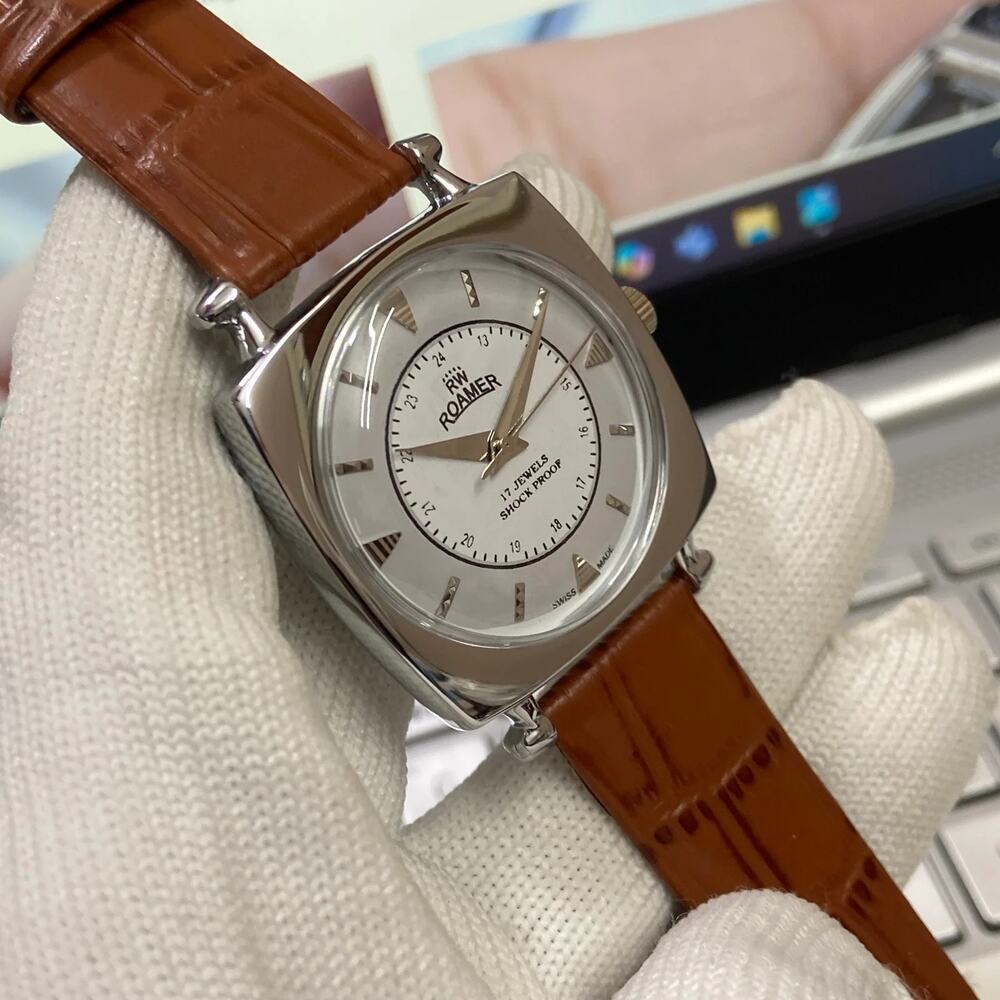 Vintage 1980 Roamer Manual Mens Silver Watch W/Leather Strap & Gray accents - Picture 6 of 7